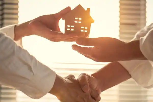 Perché una casa lasciata vuota d’estate può essere più esposta ai furti